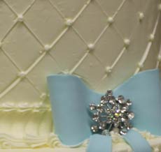 fondant bows wedding cake