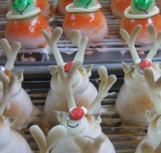 mini reindeer cakes