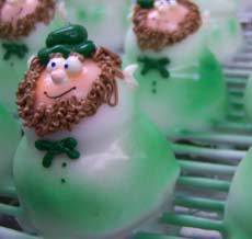 little leprechaun cakes